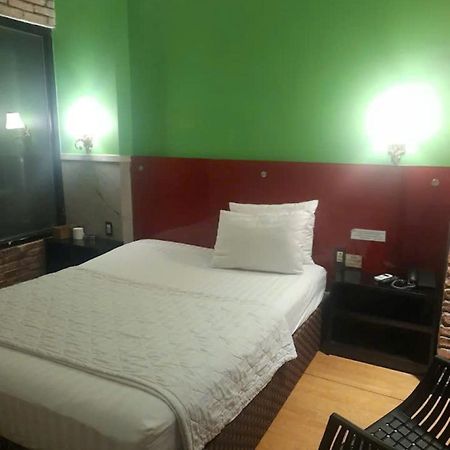 Gia Huyen Hotel Хошимин Экстерьер фото